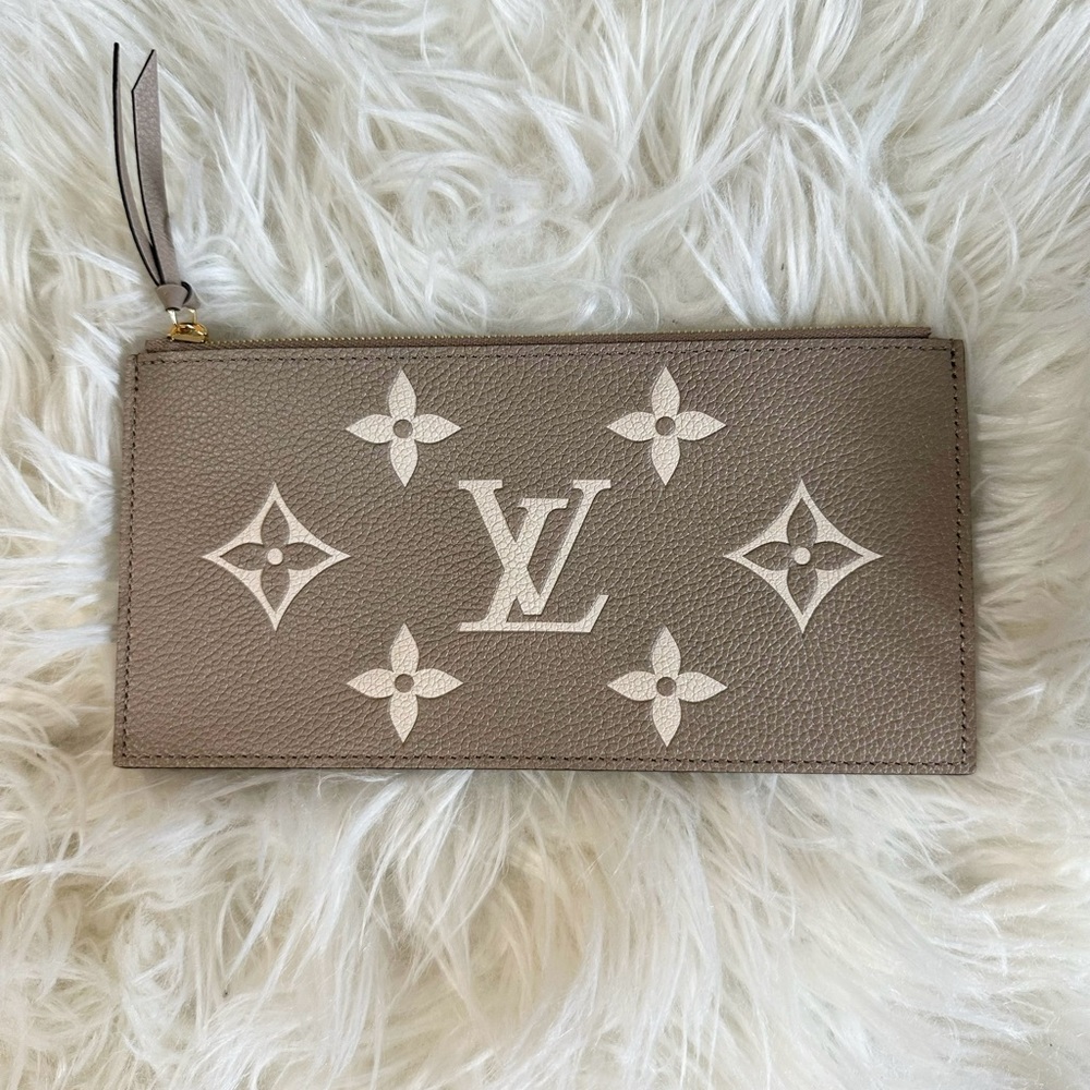 🌟SOLD🌟 BRAND NEW Louis Vuitton bicolor zipped pouch - Picture 3 of 3